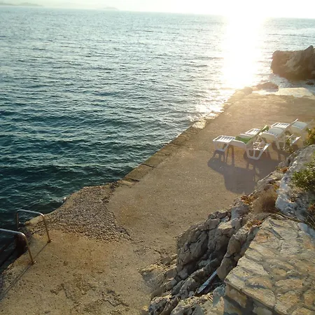 Dalmatino-lion Apartamento Komarna