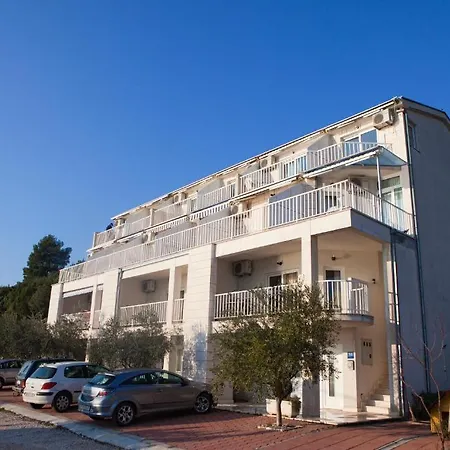 Dalmatino-lion Apartamento Komarna