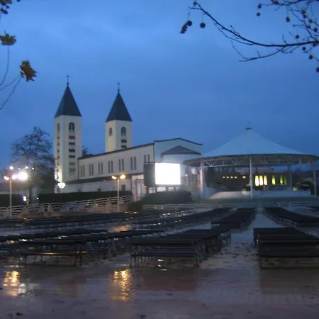 Dalmatino-lion Komarna