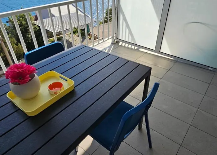 Dalmatino-lion شقة *