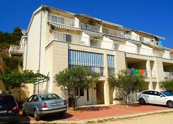 Dalmatino-lion كومارنا