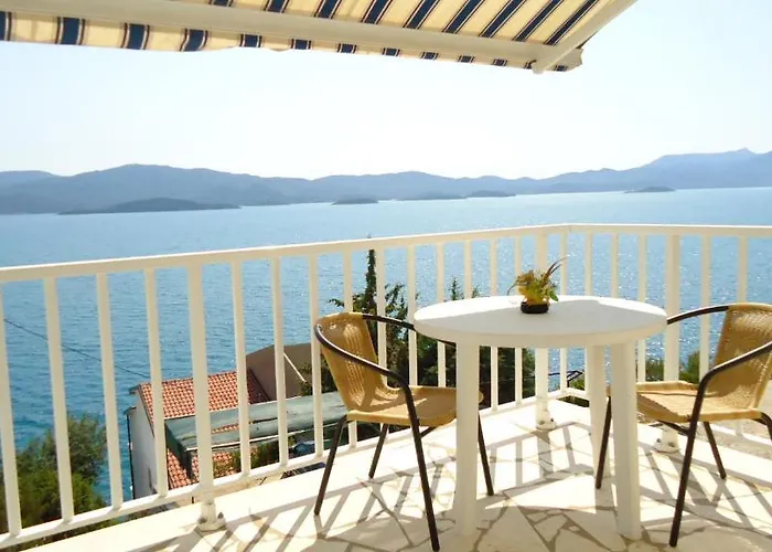 Dalmatino-lion شقة *