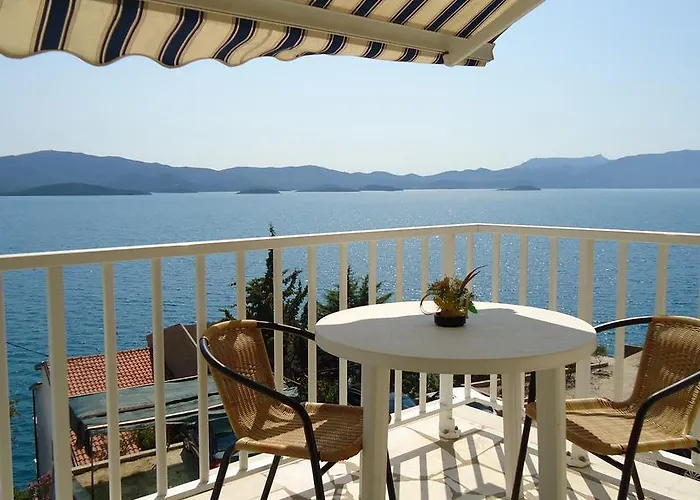 Dalmatino-lion شقة *